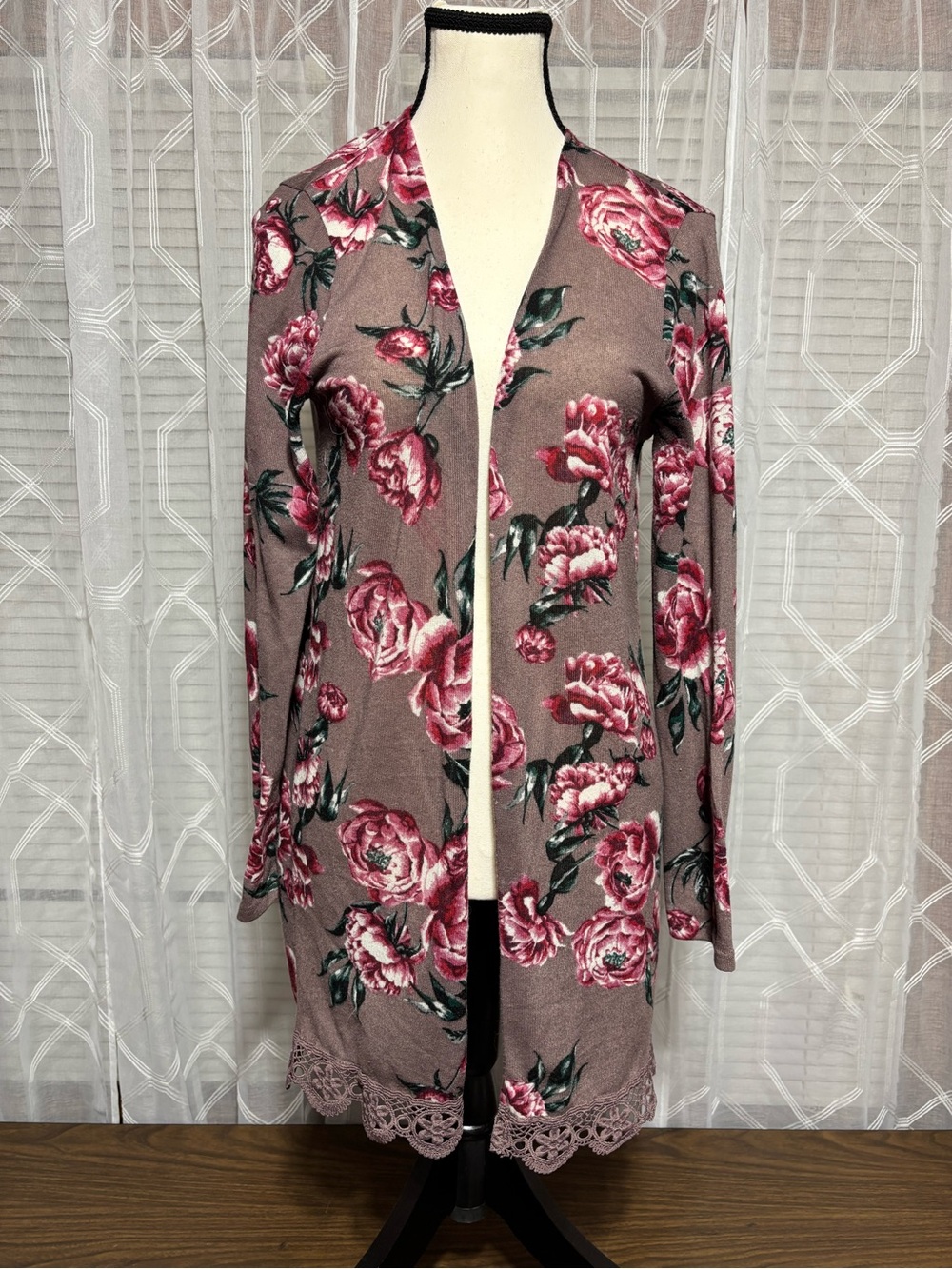 Charlotte Russe Large Mauve Floral Open-Front Cardigan with Pink Roses 32”L